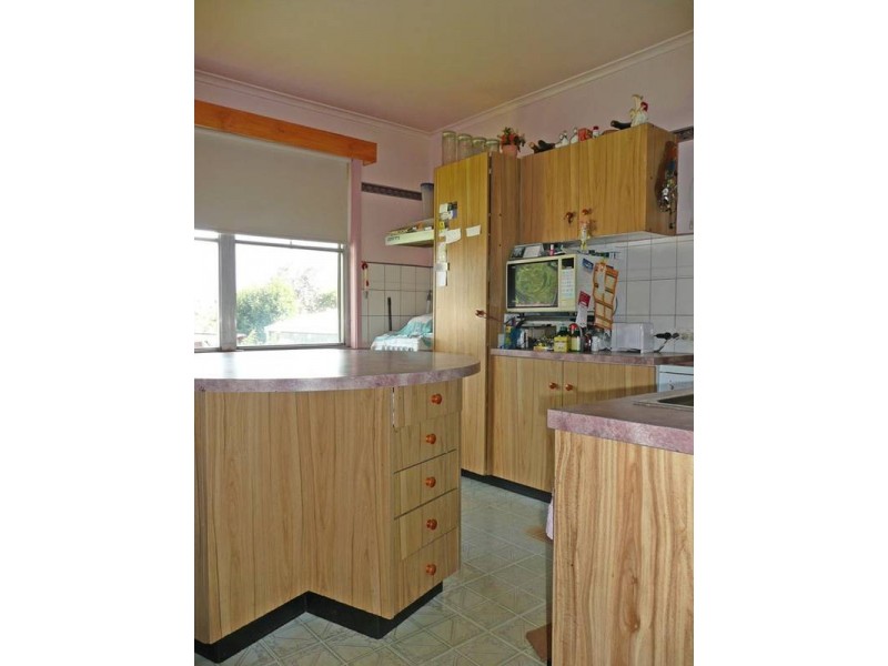 23 LYNDON CRESCENT, Traralgon VIC 3844