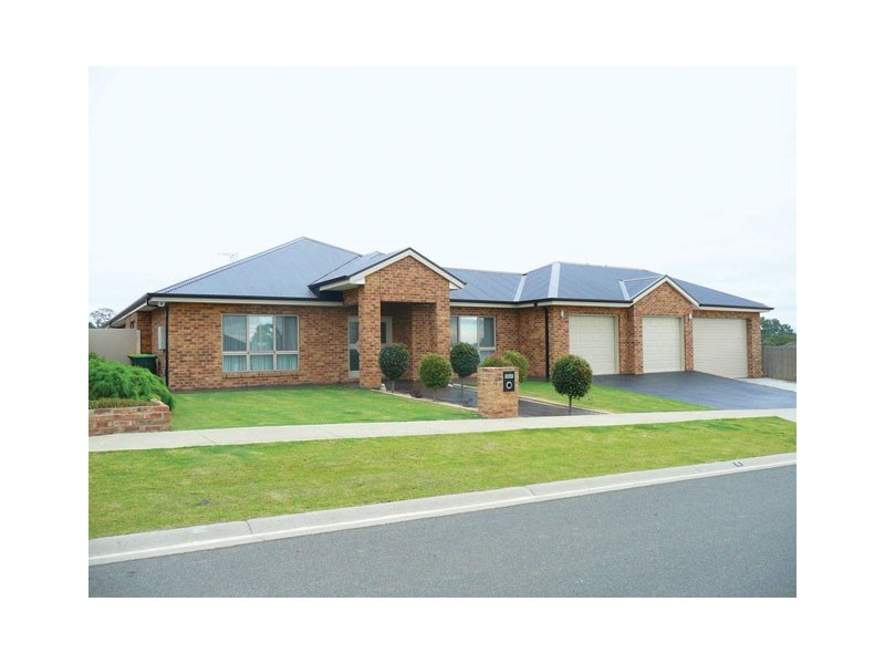 4 FAIRWAY DRIVE, Traralgon VIC 3844
