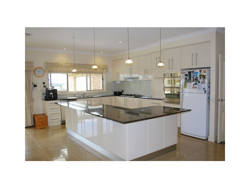 4 FAIRWAY DRIVE, Traralgon VIC 3844