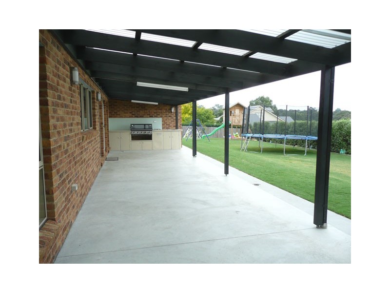 4 FAIRWAY DRIVE, Traralgon VIC 3844