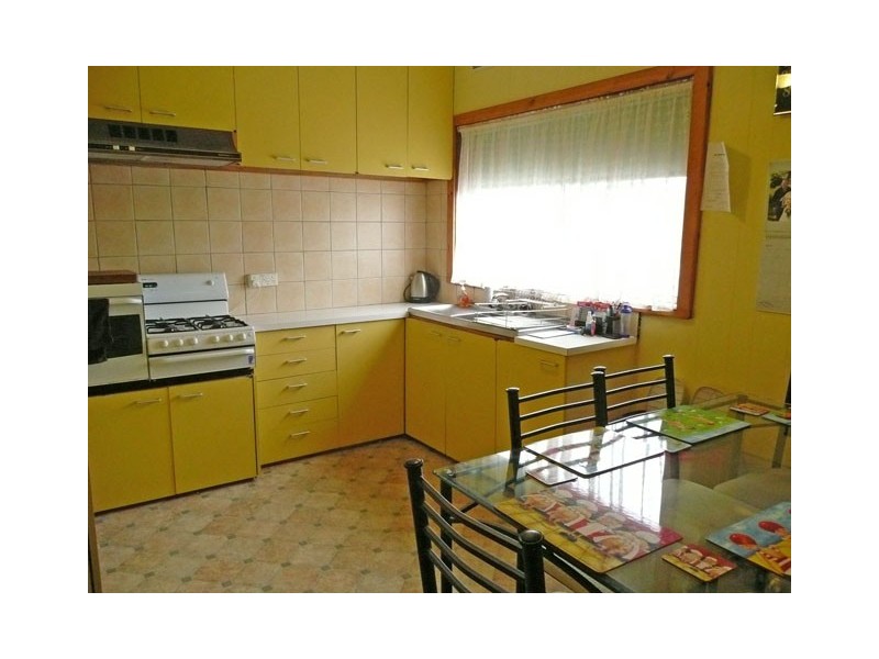 19 BERNARD AVENUE, Traralgon VIC 3844