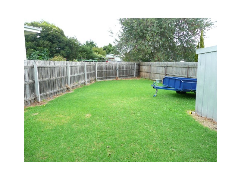 19 BERNARD AVENUE, Traralgon VIC 3844