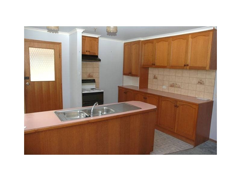 14 BLACKWOOD CRESCENT, Churchill VIC 3842