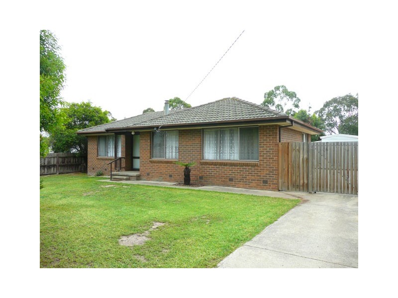 33 SPARKS LANE, Toongabbie VIC 3856