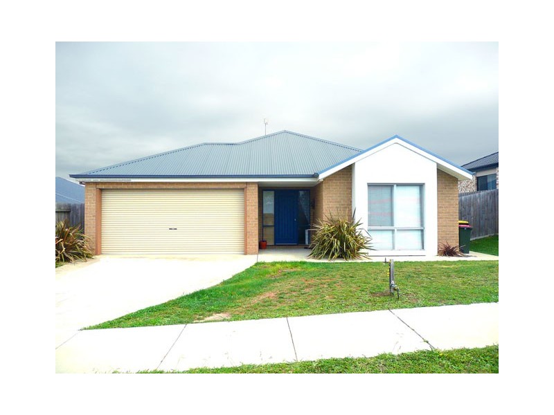 11 COLLEGE AVENUE, Traralgon VIC 3844