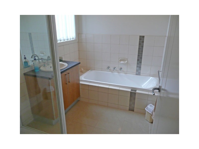 95 ELLAVALE DRIVE, Traralgon VIC 3844