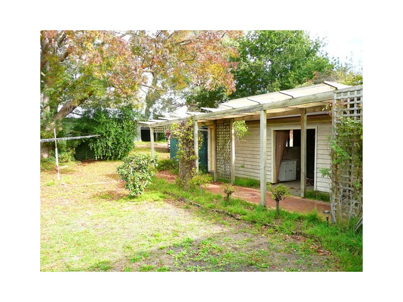 . HARVEYS ROAD, Carrajung Lower VIC 3844