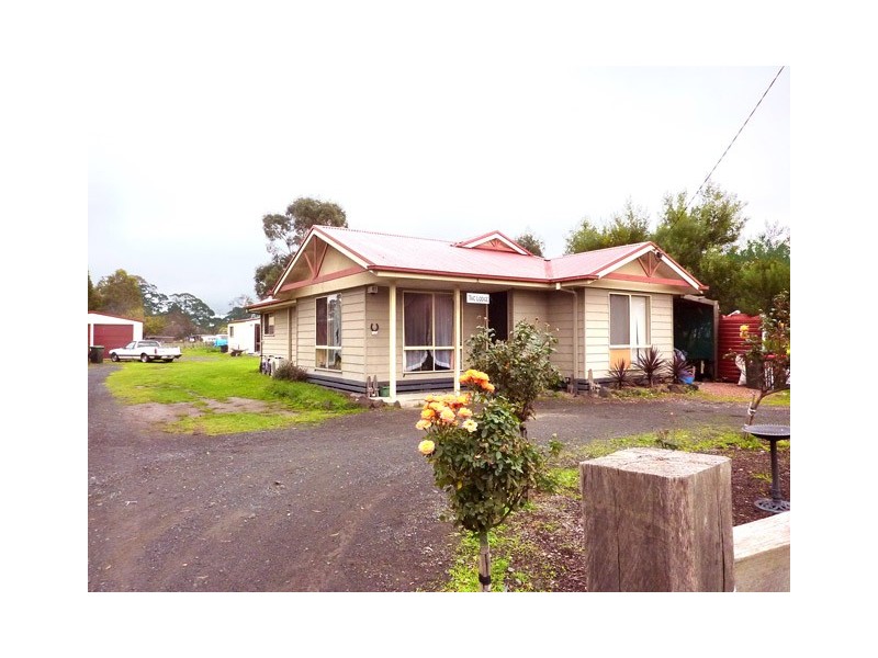 27 STRINGERS ROAD, Toongabbie VIC 3856