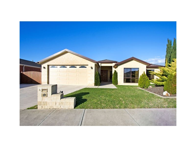 4 MITCHELL DRIVE, Traralgon VIC 3844