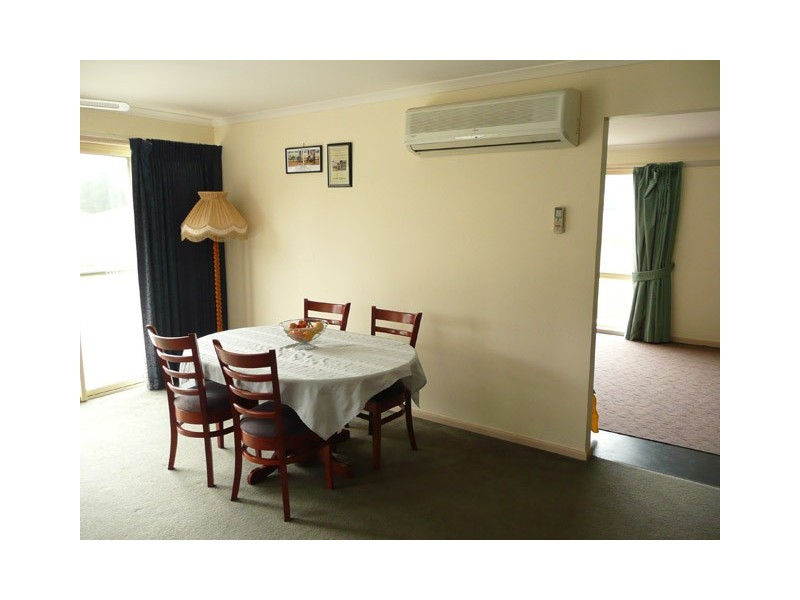 38 HOWER STREET, Toongabbie VIC 3856