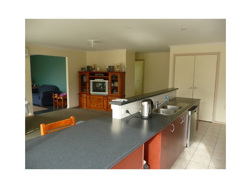 38 HOWER STREET, Toongabbie VIC 3856