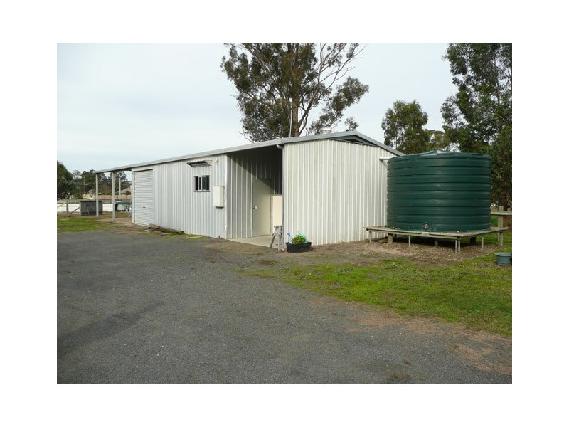 38 HOWER STREET, Toongabbie VIC 3856