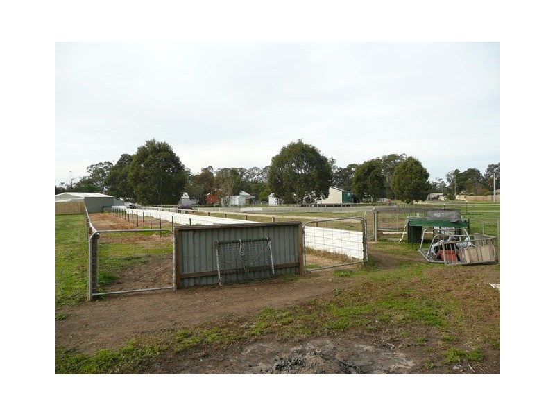 38 HOWER STREET, Toongabbie VIC 3856