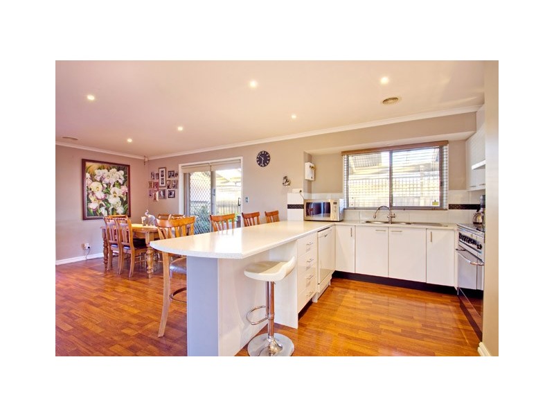 6 MAYFAIR COURT, Traralgon VIC 3844