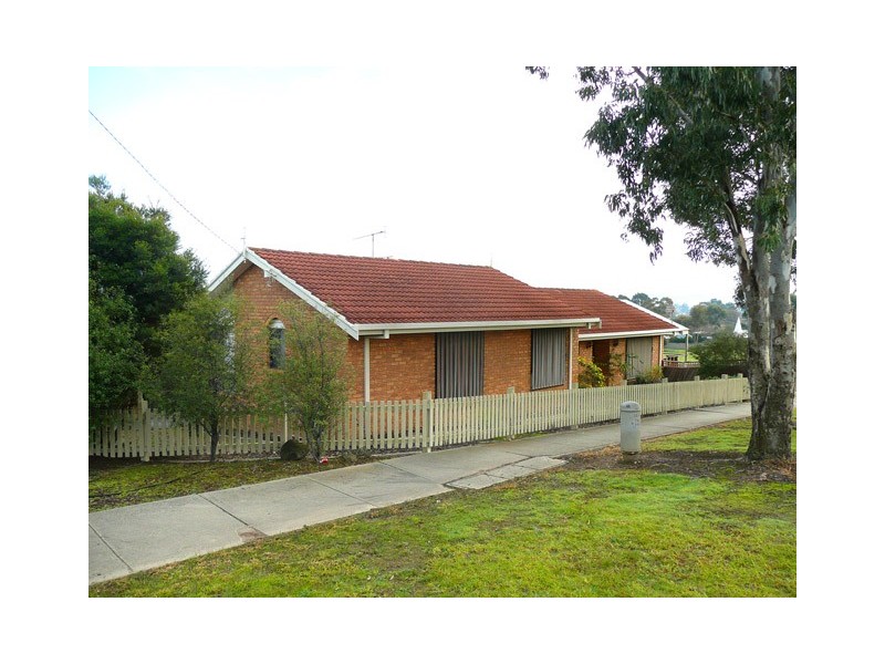 2 BAYLEY DRIVE, Traralgon VIC 3844