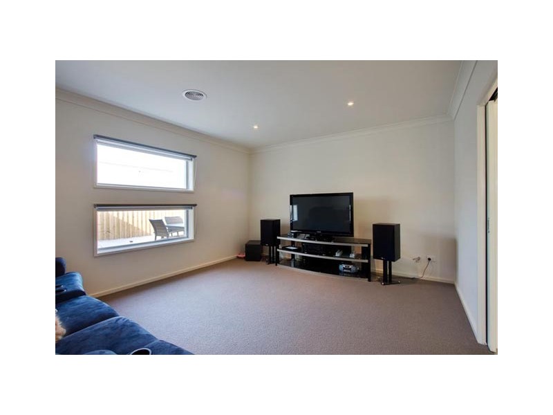 4 SUMMERHILL ROAD, Traralgon VIC 3844