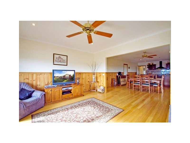 14 WELLINGTON DRIVE, Traralgon VIC 3844