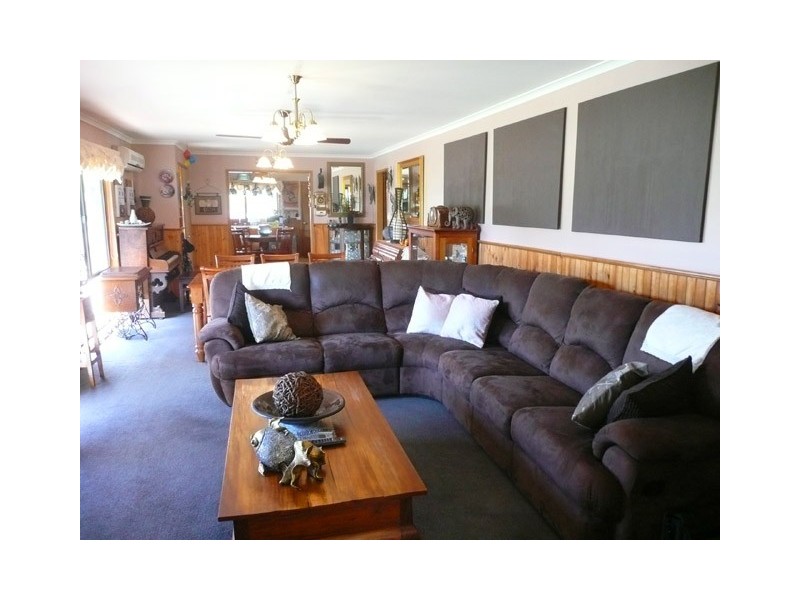 9 VARNEY CRESCENT, Traralgon VIC 3844