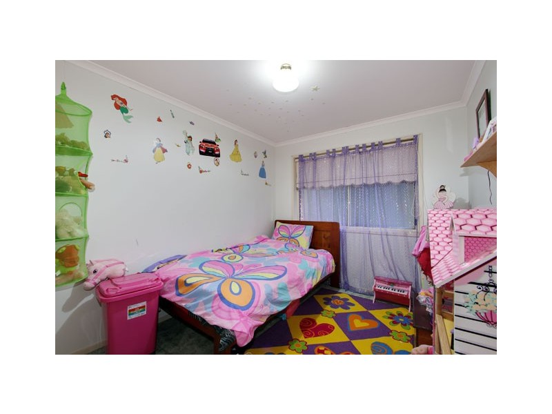 8 OAK AVENUE, Traralgon VIC 3844