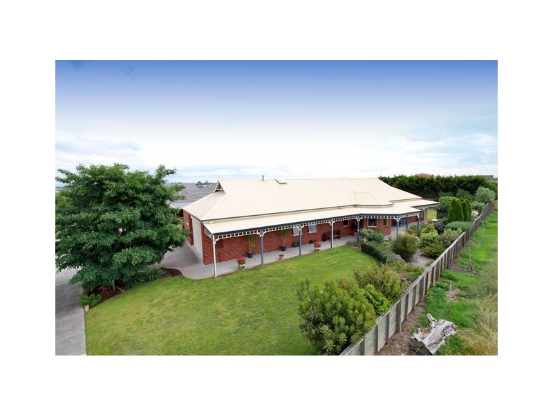 11 MITCHELL DRIVE, Traralgon VIC 3844