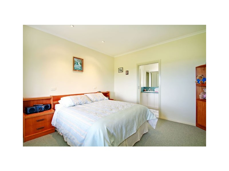 11 MITCHELL DRIVE, Traralgon VIC 3844