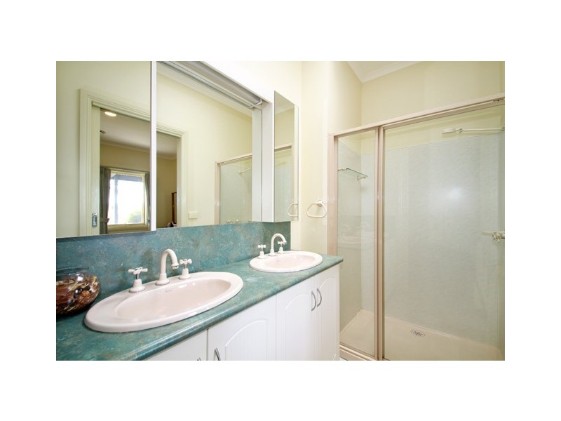 11 MITCHELL DRIVE, Traralgon VIC 3844