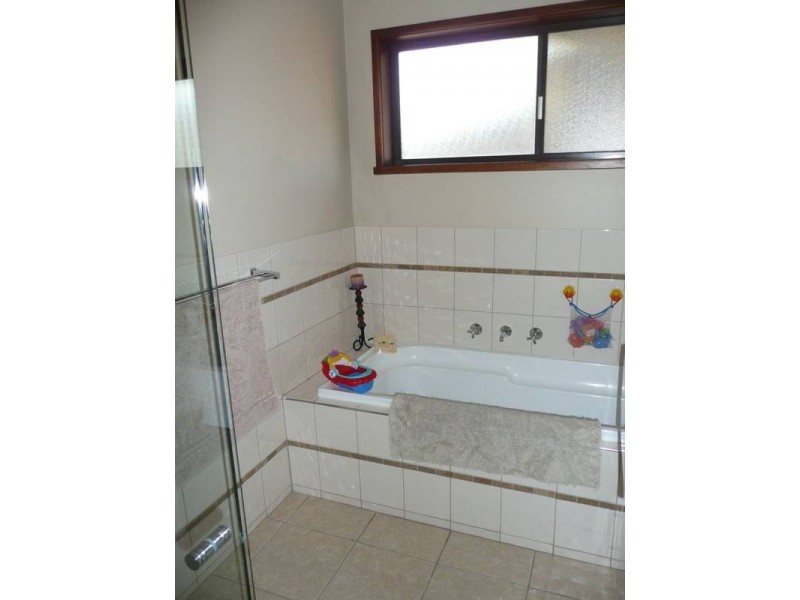 2 Stirling Avenue, Traralgon VIC 3844