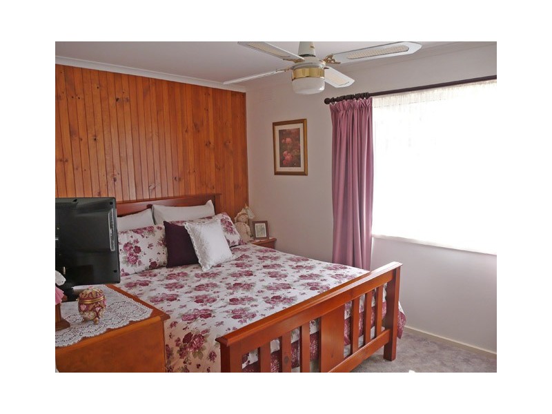 29 HAWTHORN CRESCENT, Churchill VIC 3842