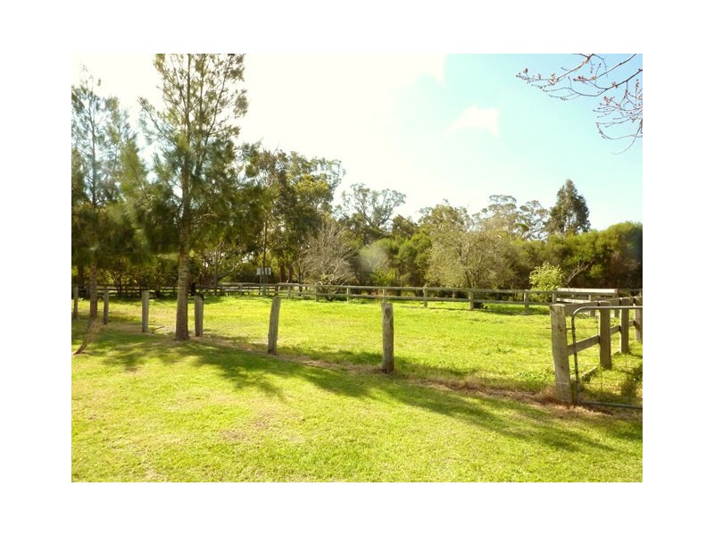 124 SOUTH GIPPSLAND HIGHWAY, Woodside VIC 3874