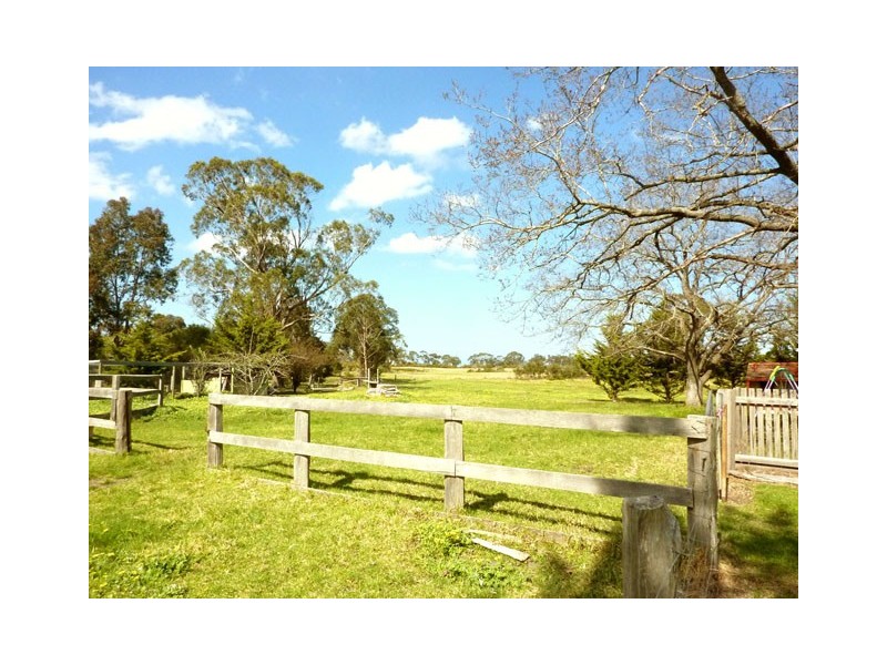 124 SOUTH GIPPSLAND HIGHWAY, Woodside VIC 3874