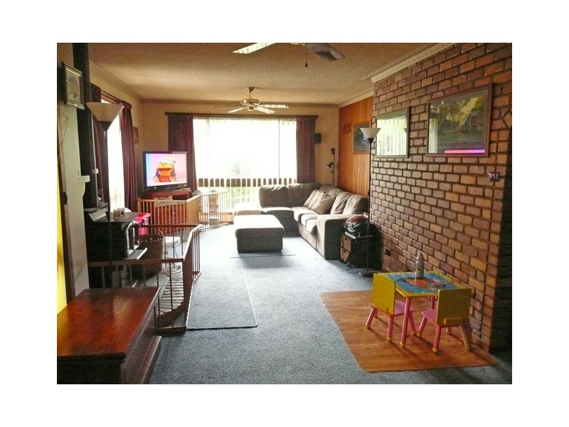 100 COMANS STREET, Morwell VIC 3840