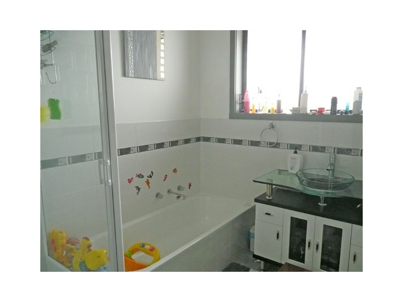 100 COMANS STREET, Morwell VIC 3840
