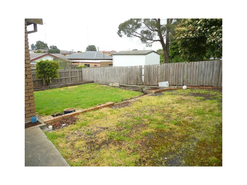 100 COMANS STREET, Morwell VIC 3840