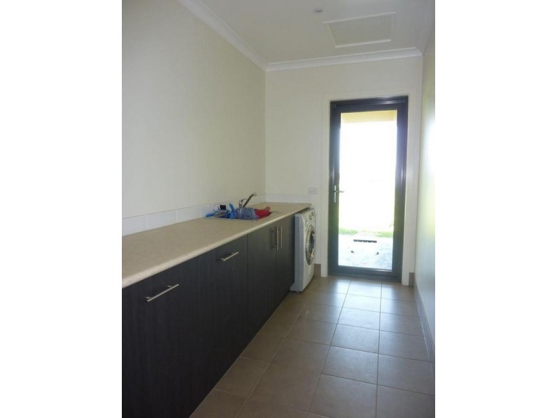 54a Main Road, Tyers VIC 3844