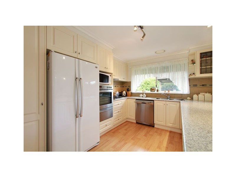 8 SELWYN PLACE, Traralgon VIC 3844