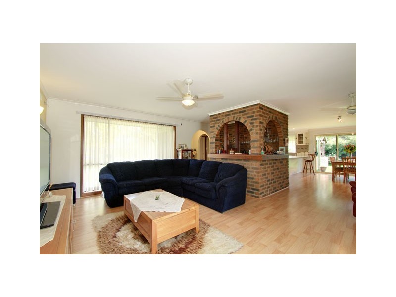 8 SELWYN PLACE, Traralgon VIC 3844