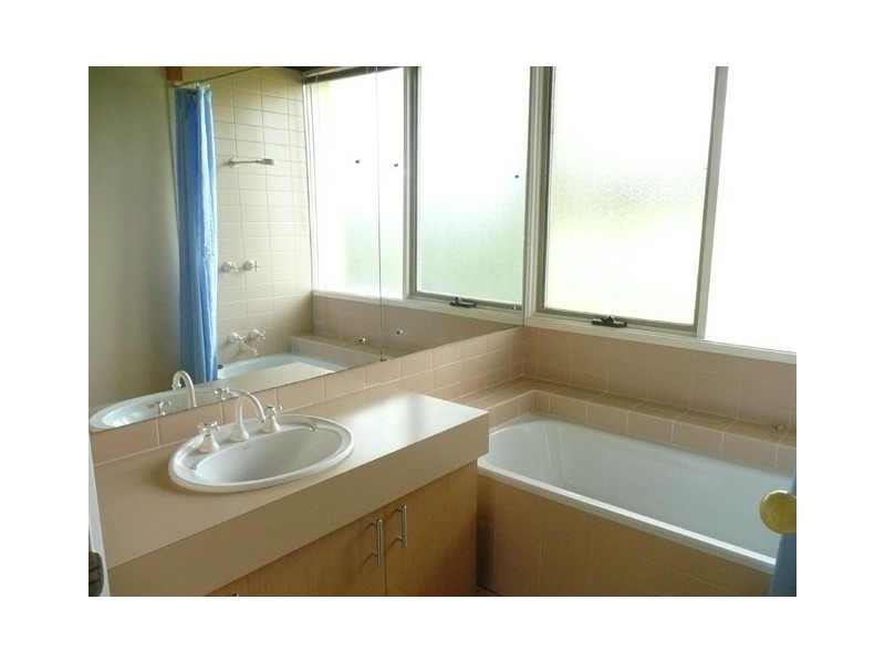 35 GLENVIEW DRIVE, Traralgon VIC 3844