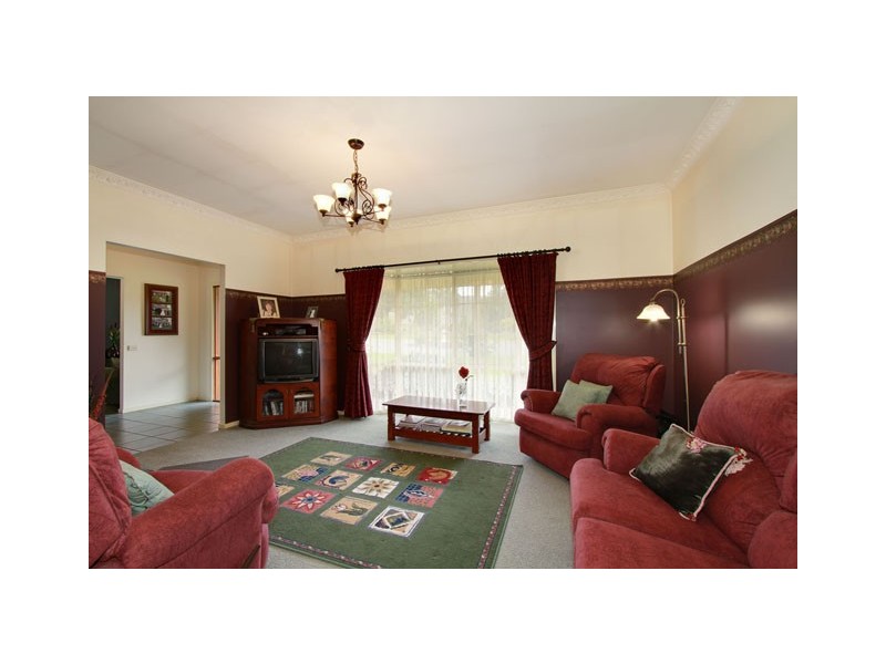 92 MAIN ROAD, Tyers VIC 3844