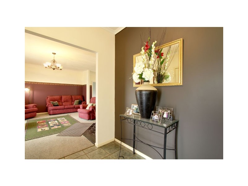 92 MAIN ROAD, Tyers VIC 3844