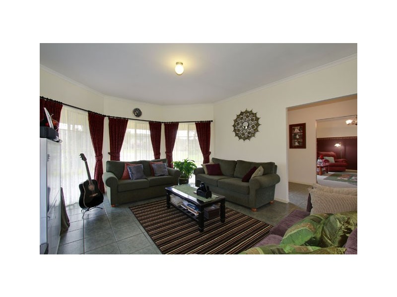 92 MAIN ROAD, Tyers VIC 3844