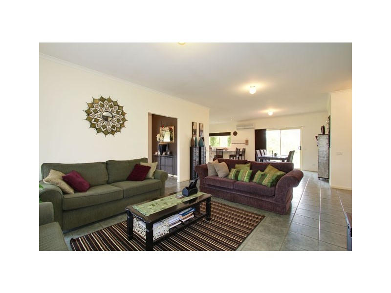 92 MAIN ROAD, Tyers VIC 3844