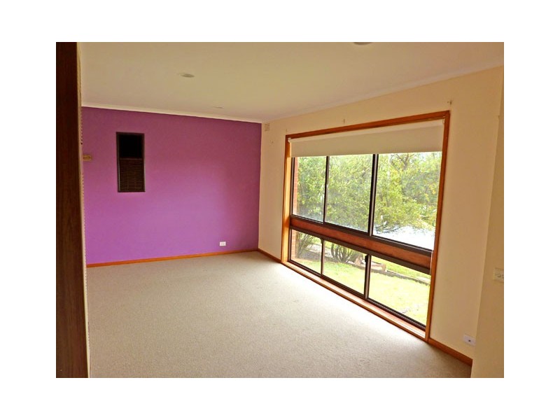 15 Acacia Way, Churchill VIC 3842