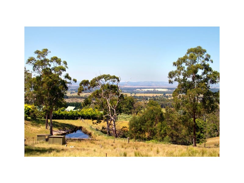 4 Gilmours Road, Tyers VIC 3844