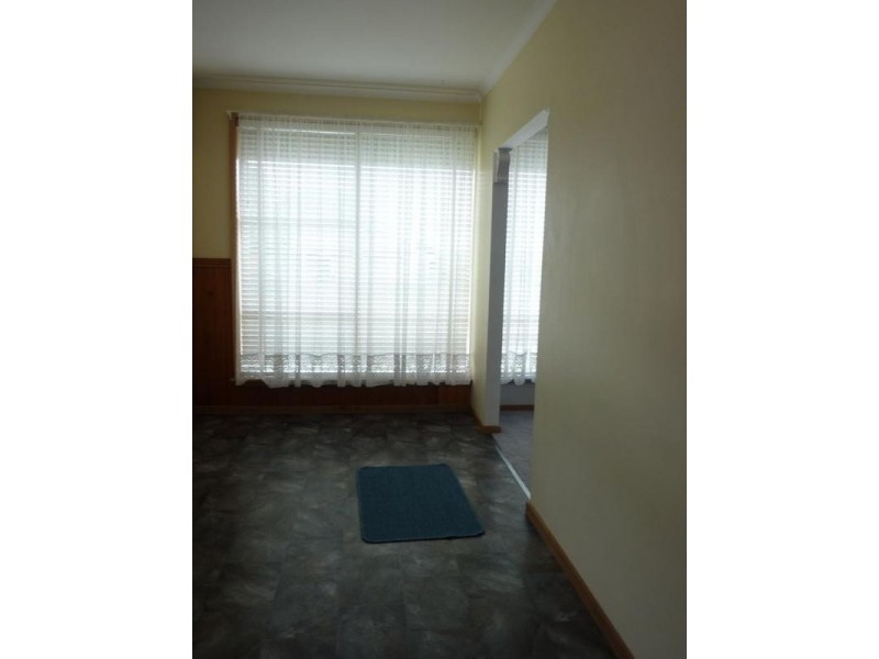 8 Firmin Road, Churchill VIC 3842