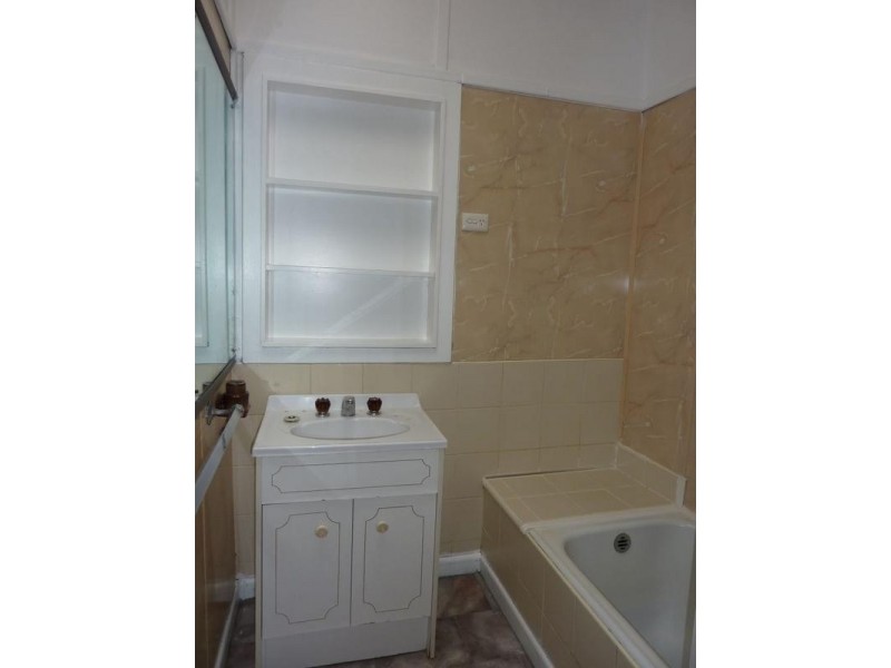 8 Donald Street, Morwell VIC 3840