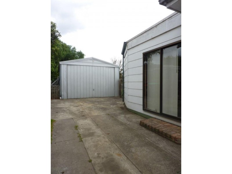 8 Donald Street, Morwell VIC 3840