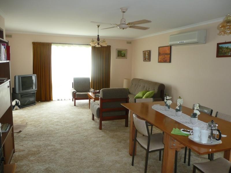 2/11 Loch Park Road, Traralgon VIC 3844