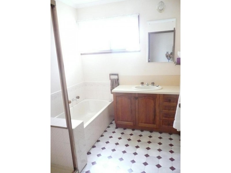 2/11 Loch Park Road, Traralgon VIC 3844