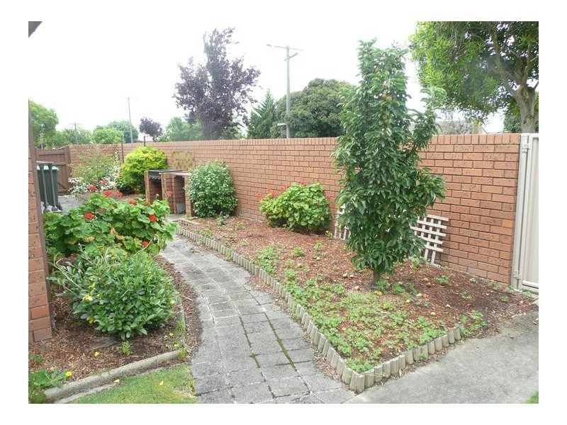 2/11 Loch Park Road, Traralgon VIC 3844