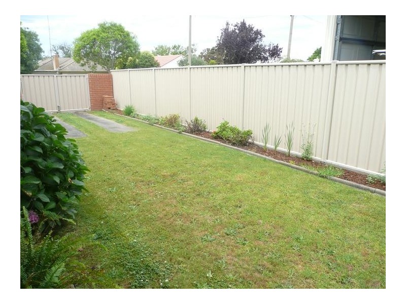 2/11 Loch Park Road, Traralgon VIC 3844